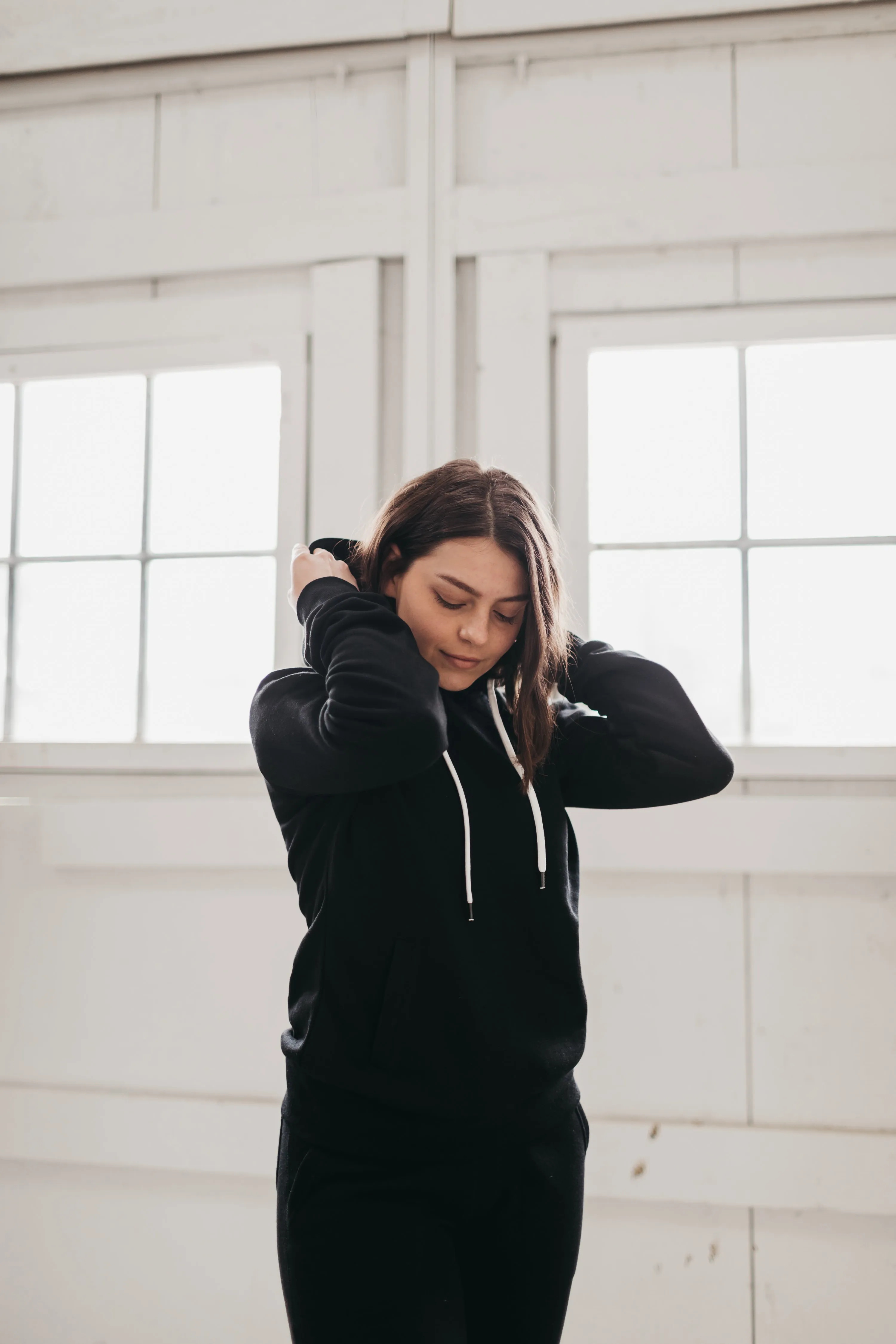 Lounge Basic Hoodie in Black