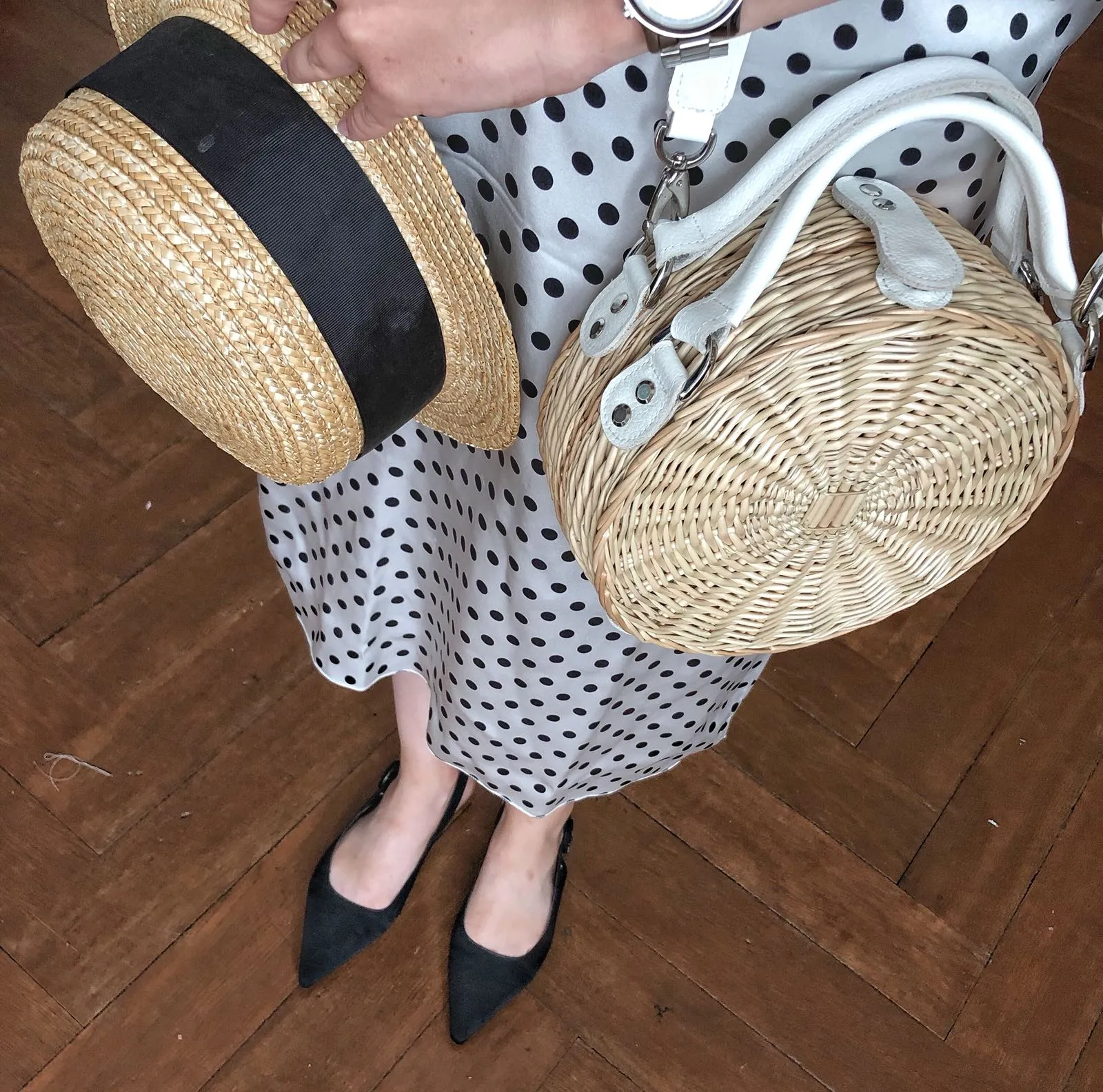 WHITE PEONY STRAW bag with bugs